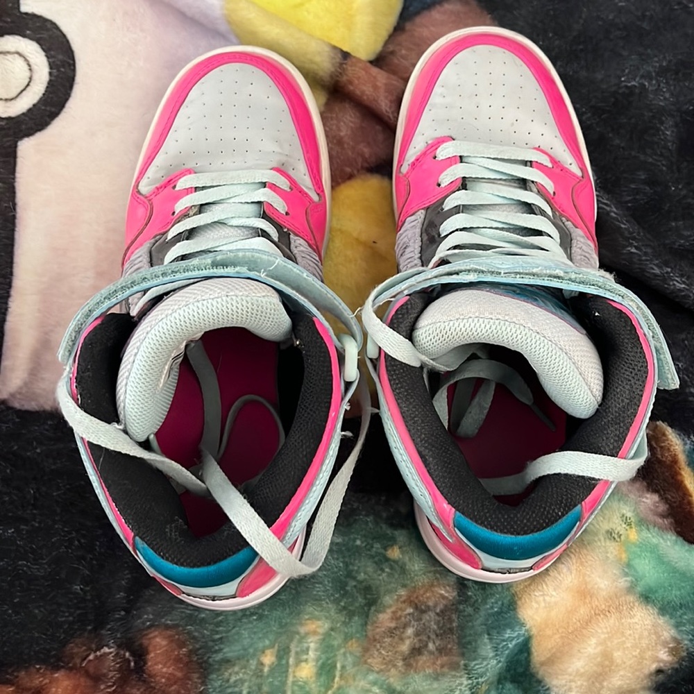 nike high top shoes